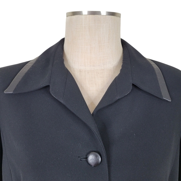 Le Suit Blazer Size 14P Black Long Sleeve Faux Leather Collar Trim Bracelet Cuff - Picture 2 of 10